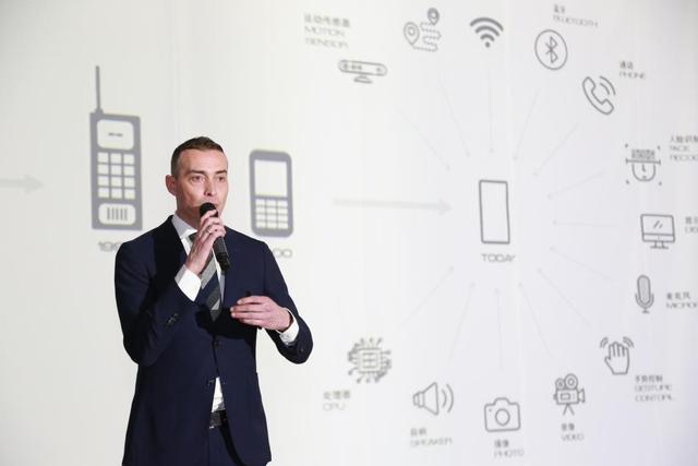 黑科技来袭, MEDIASKIN智能屏点亮未来
