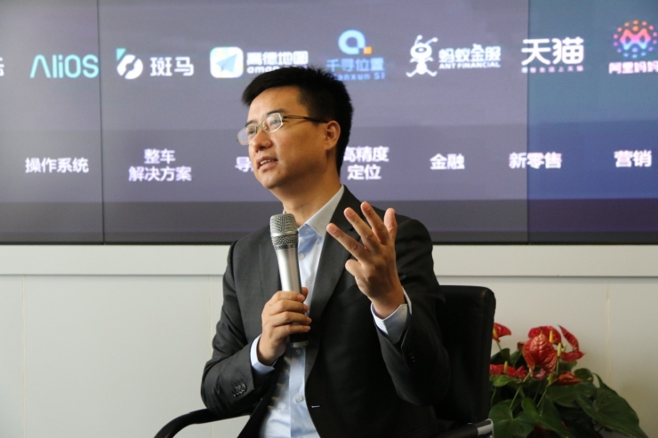 阿里福特合作将推AliOS操作系统新车, 智能网联汽车前景看好